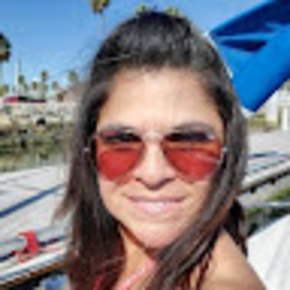 Meet your Posher, Lady - Picture 1 of 1